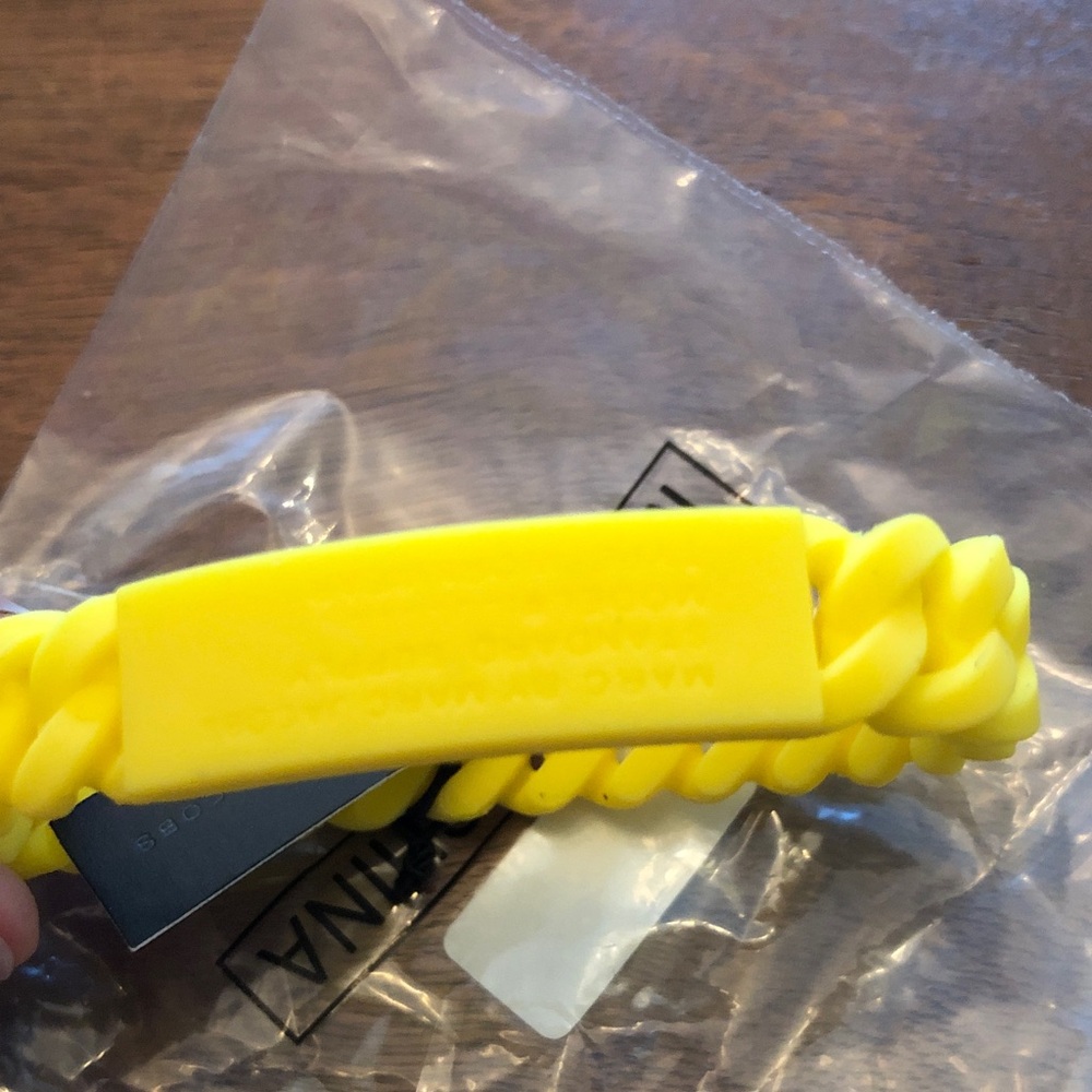 Marc by Marc Jacobs Vibrant Yellow Silicone Bracelet. New with tag. - Picture 7 of 9